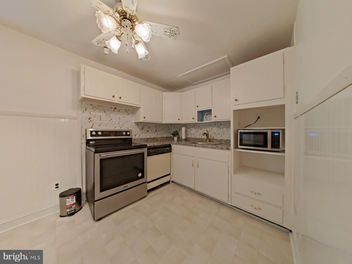 1335 Elson Rd Property Photo 14