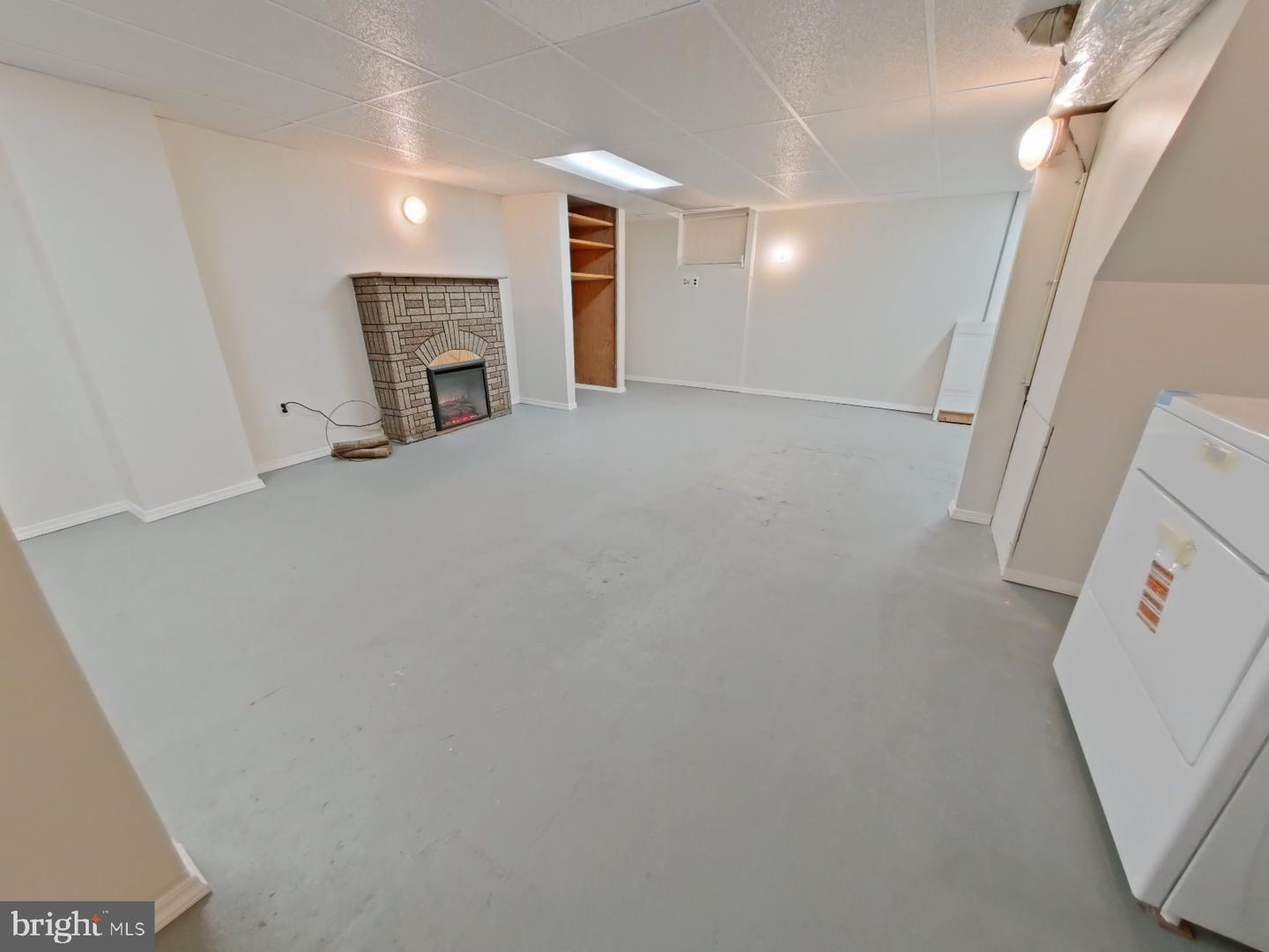 1335 Elson Rd Property Photo 25