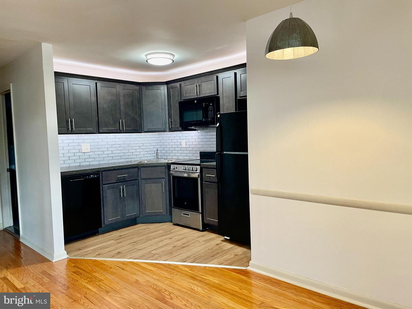 3209 W Chester Pike #d4 Property Photo 3