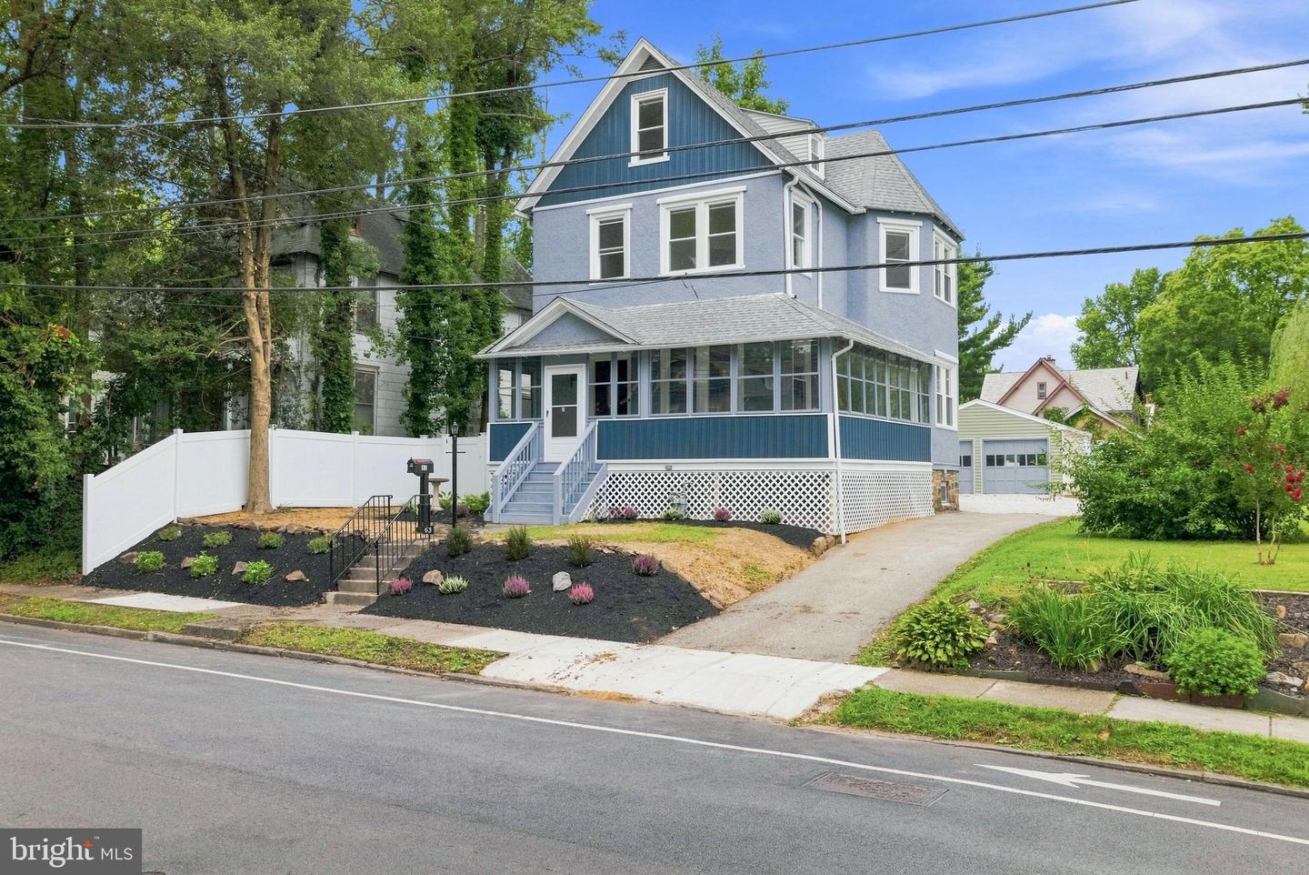 63 W Greenwood Ave Property Photo 1