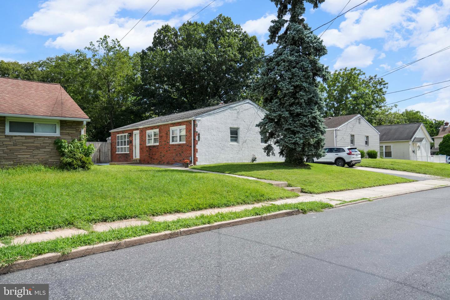607 Ashland Ave Property Photo 1