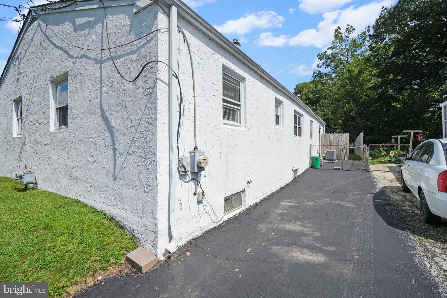 607 Ashland Ave Property Photo 3