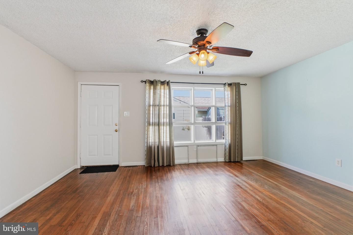 607 Ashland Ave Property Photo 4