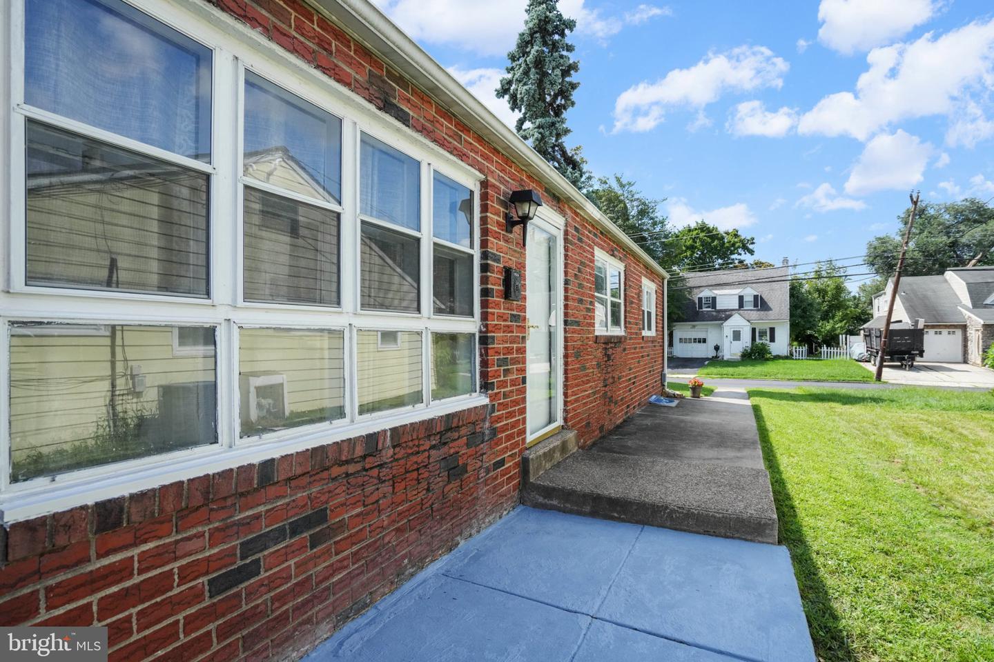 607 Ashland Ave Property Photo 34