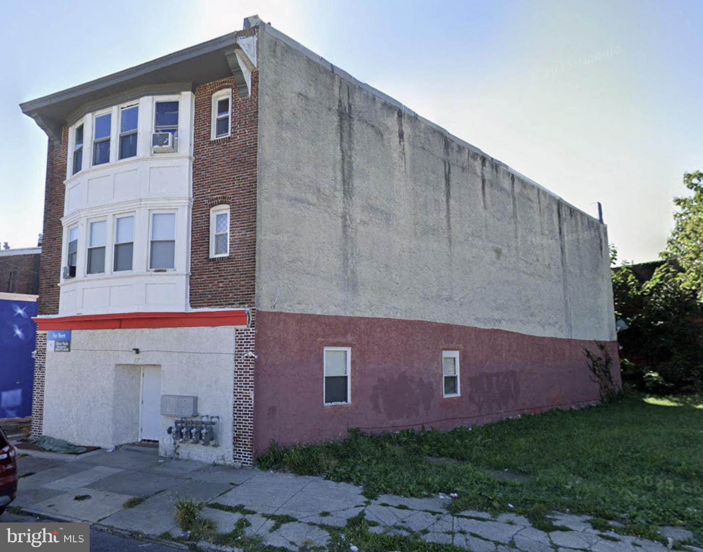 27 E 7th St Property Photo 3