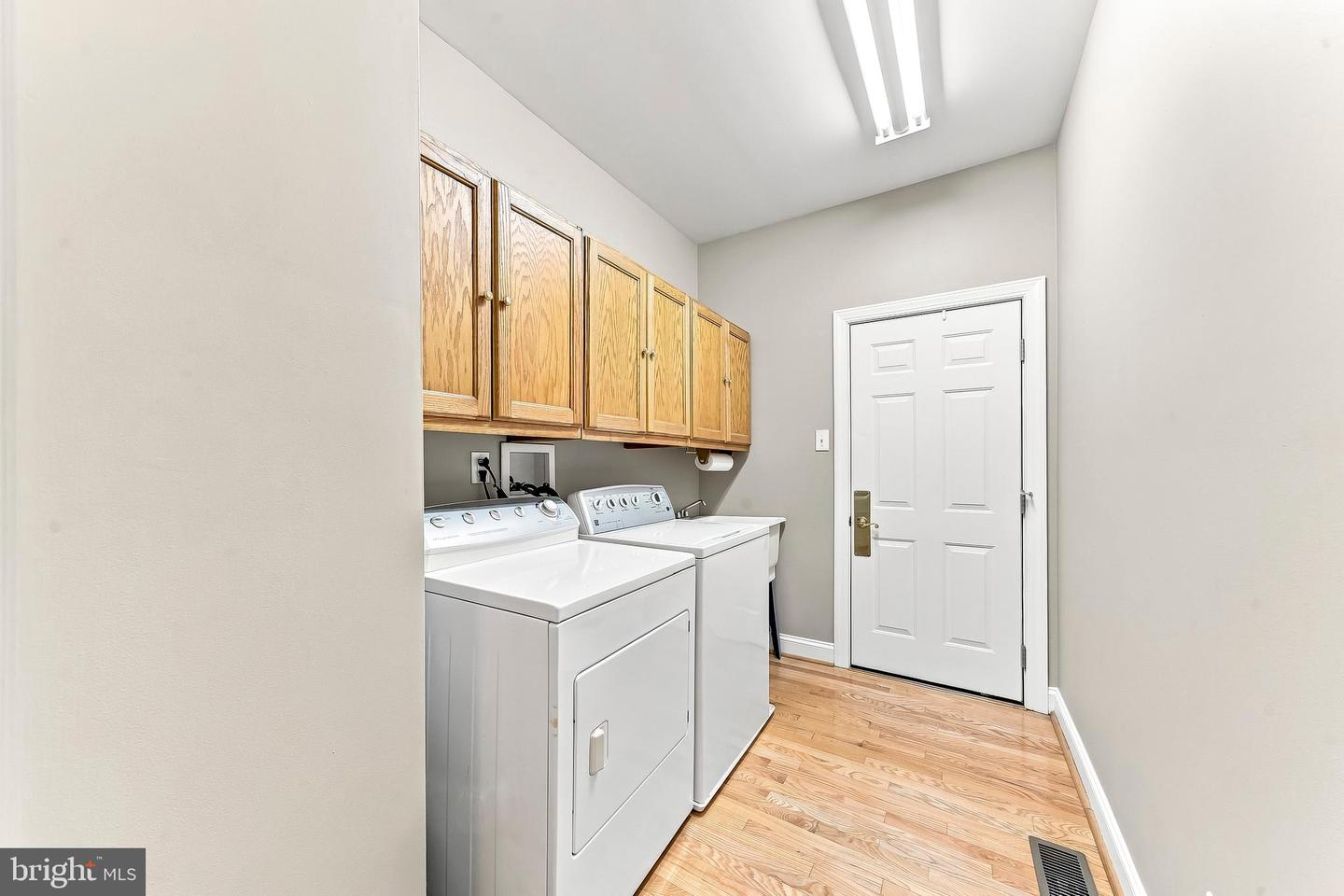 1304 Churchill Ln Property Photo 15