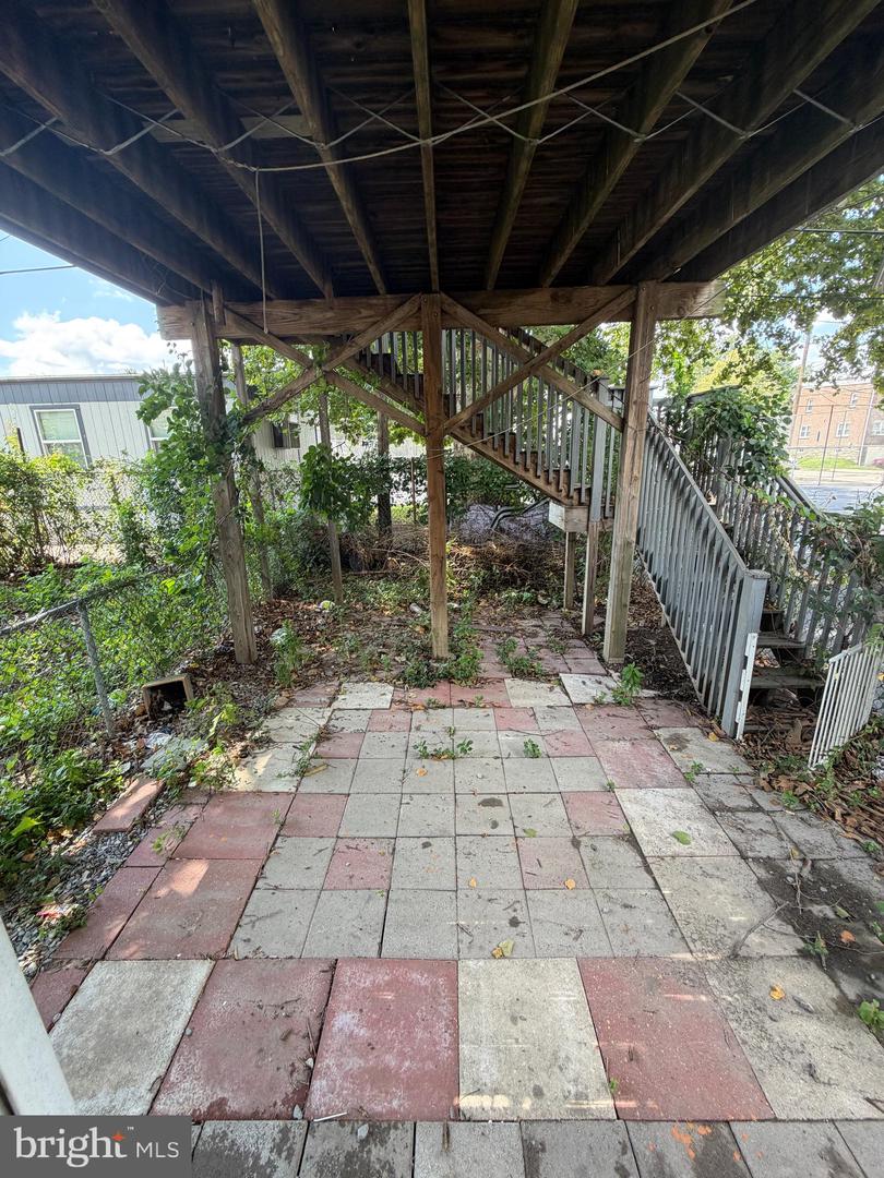 936 Simpson Property Photo 9