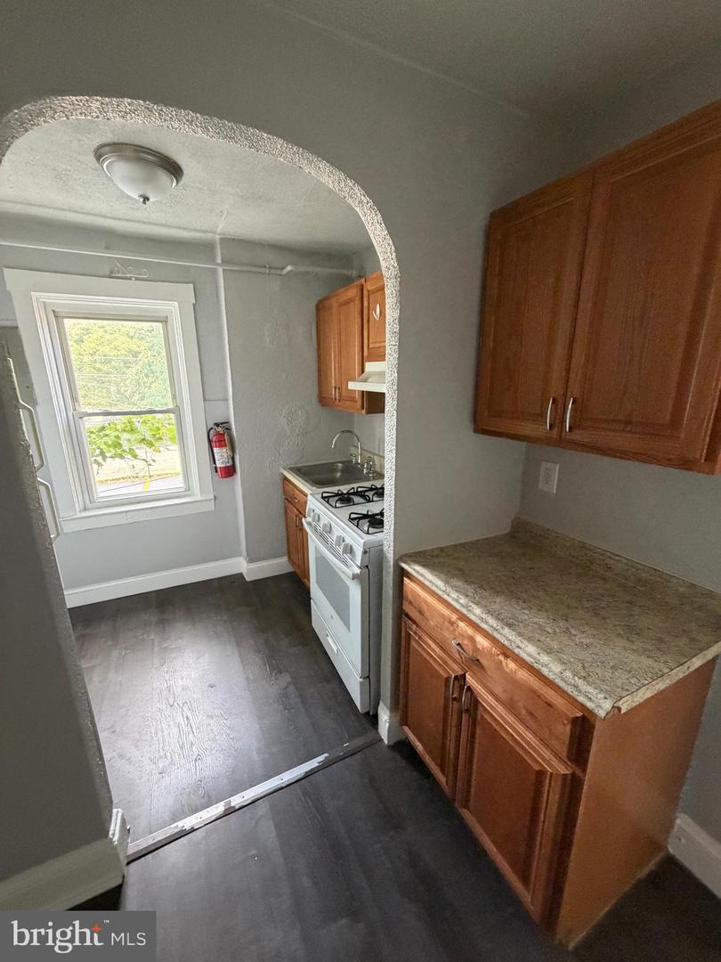 936 Simpson Property Photo 14
