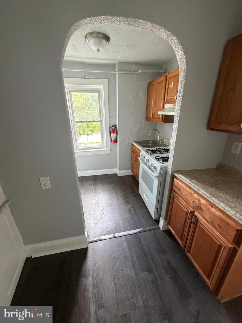 936 Simpson Property Photo 15