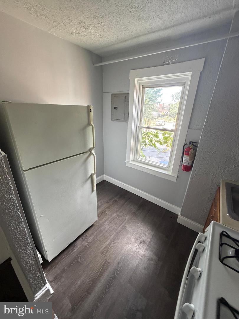 936 Simpson Property Photo 16