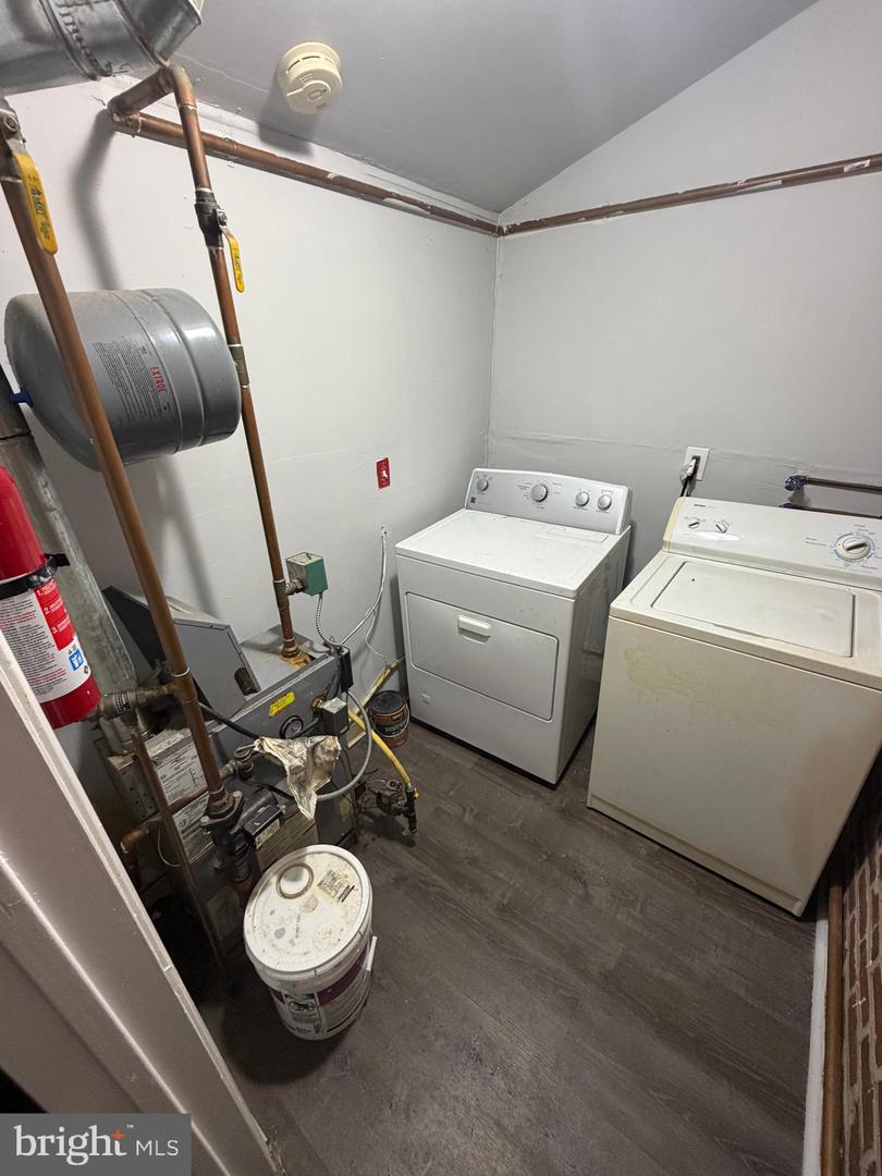 936 Simpson Property Photo 18