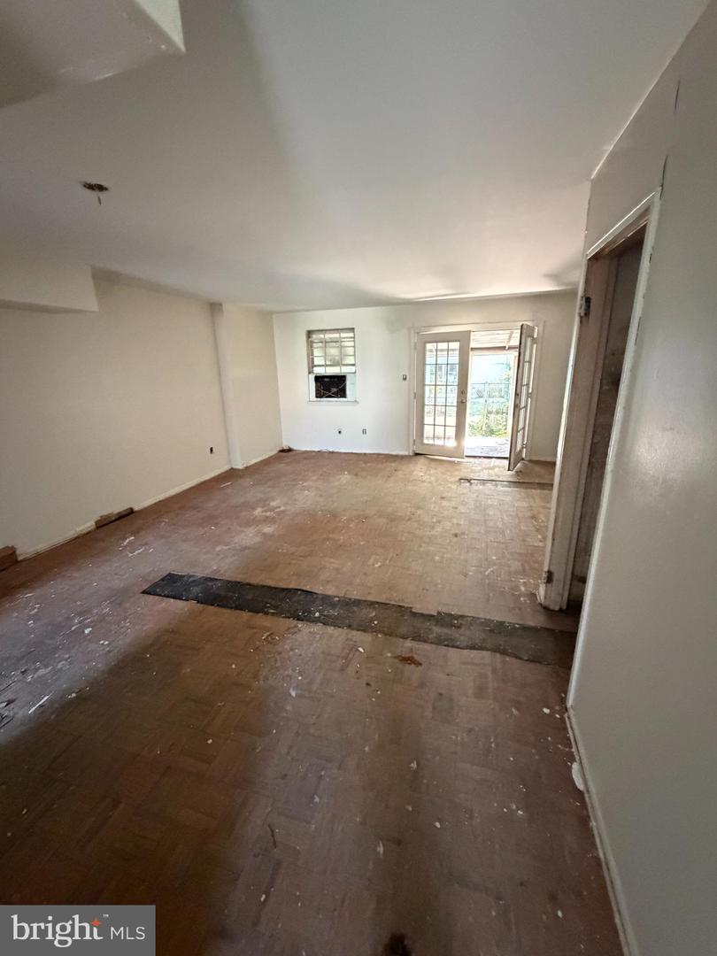 1539 Roosevelt Dr Property Photo 2