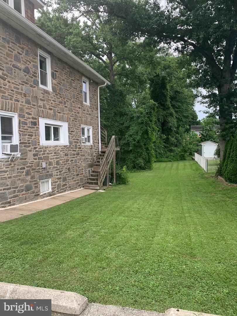 1301 Bullens Ln Property Photo 2