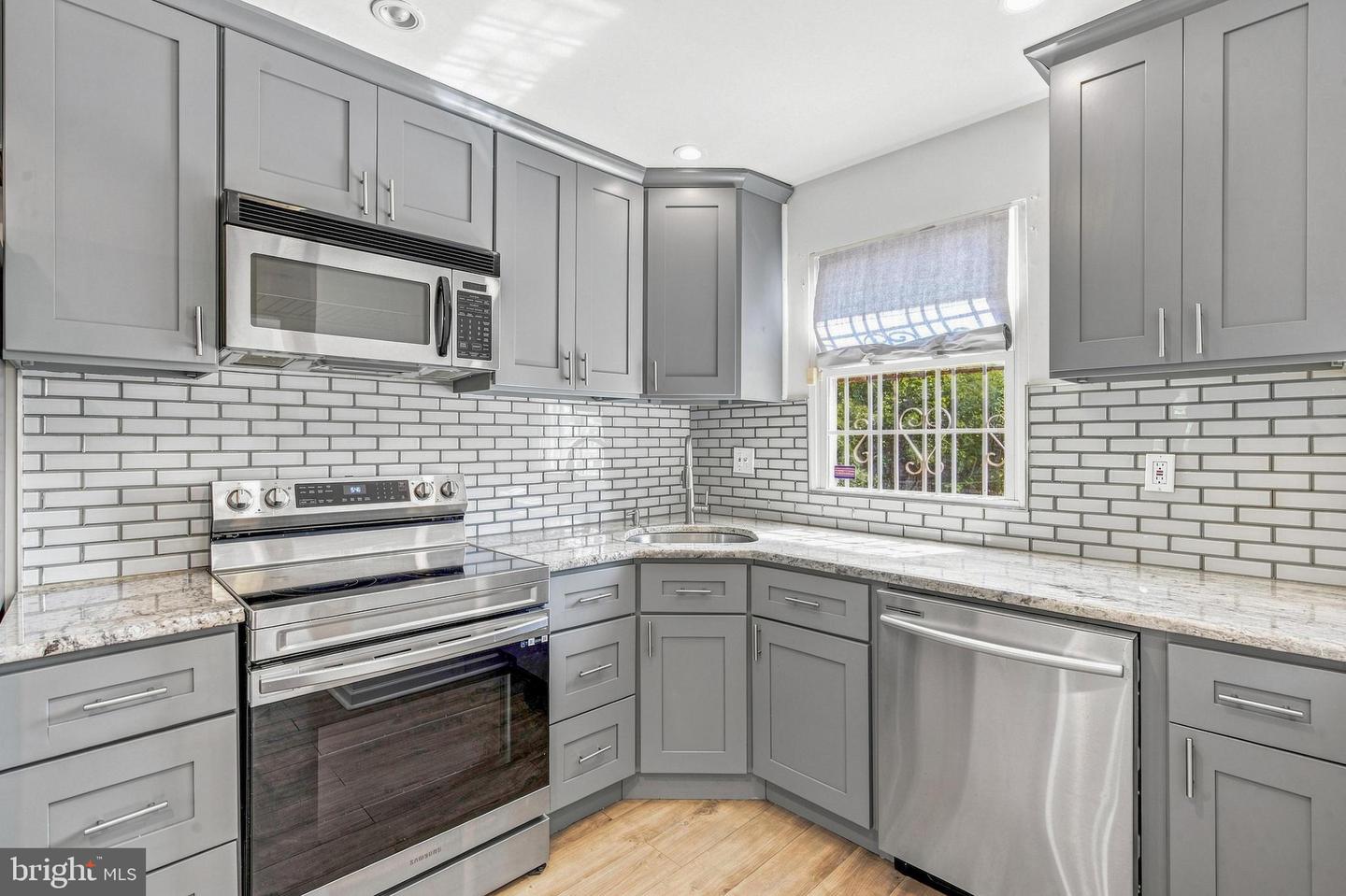 1512 Roosevelt Dr Property Photo 7