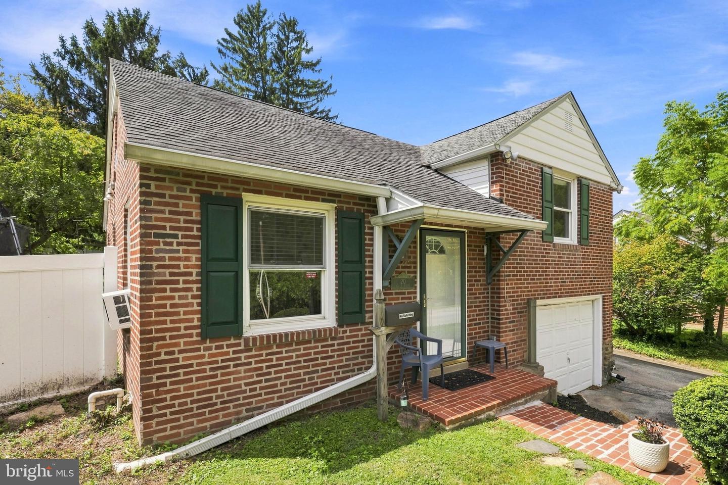 20 N Malin Rd Property Photo 4