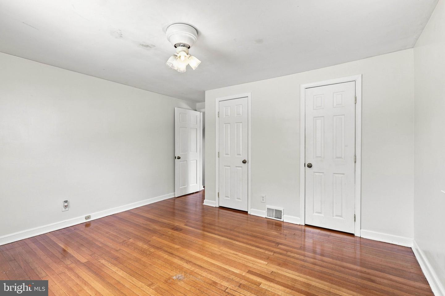 20 N Malin Rd Property Photo 19