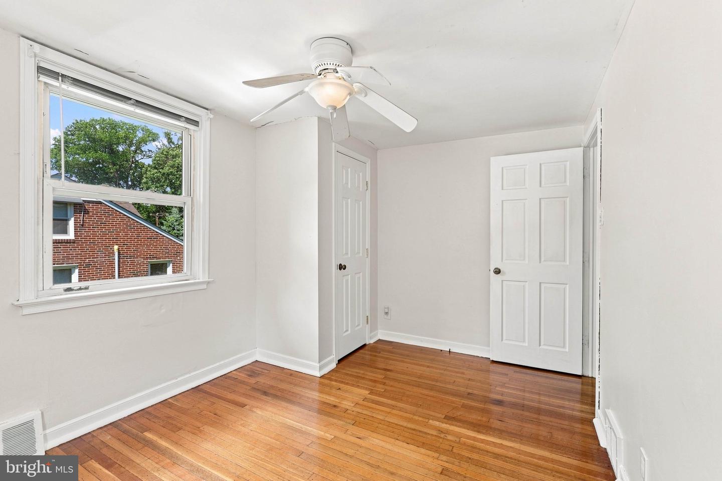 20 N Malin Rd Property Photo 21