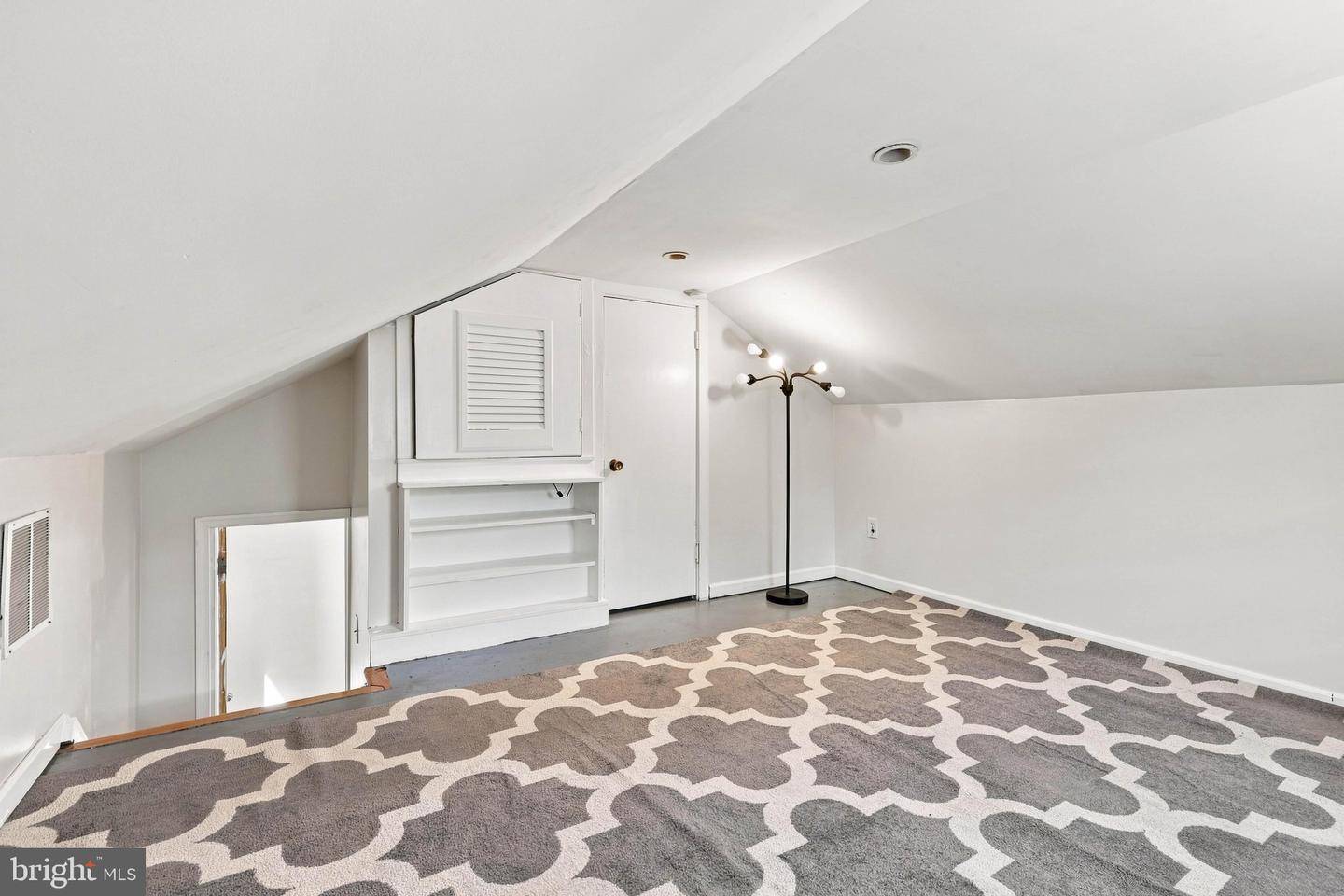 20 N Malin Rd Property Photo 26
