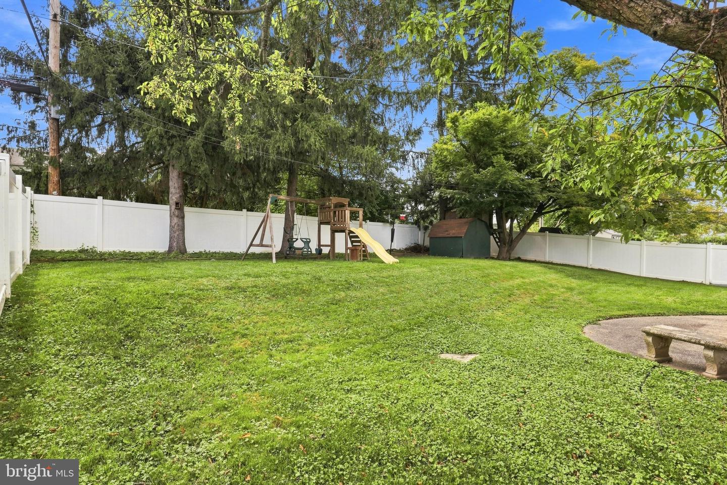 20 N Malin Rd Property Photo 33