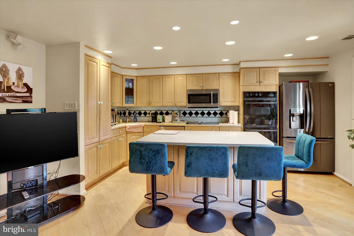 2128 Bryn Mawr Pl Property Photo 12