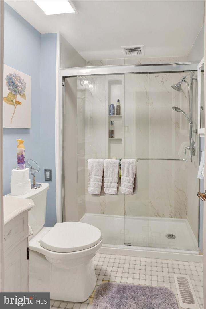 2128 Bryn Mawr Pl Property Photo 25