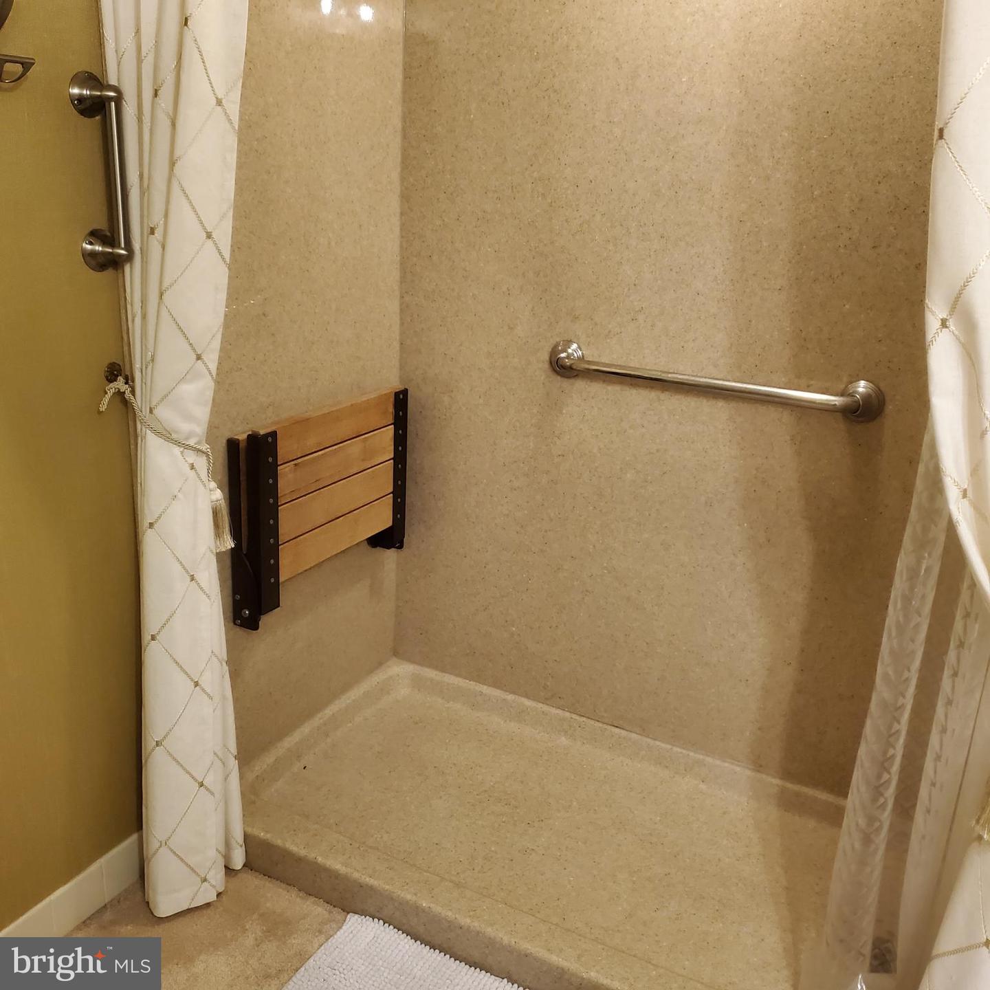 700 Avondale Rd #6b Property Photo 19