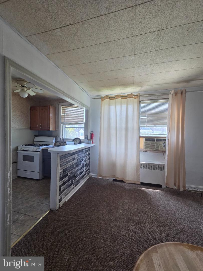 881 Windermere Ave Property Photo 2
