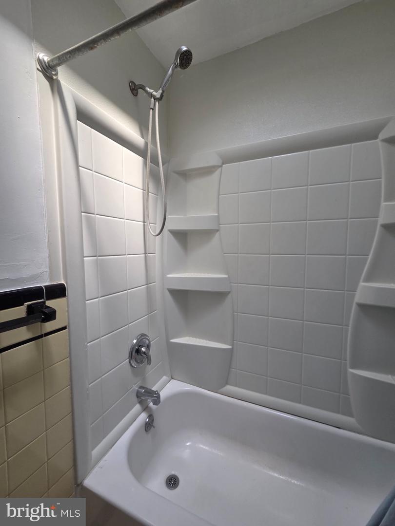 881 Windermere Ave Property Photo 9