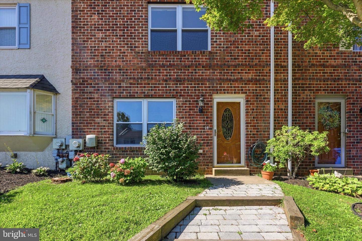14 Kingston Ter Property Photo 1