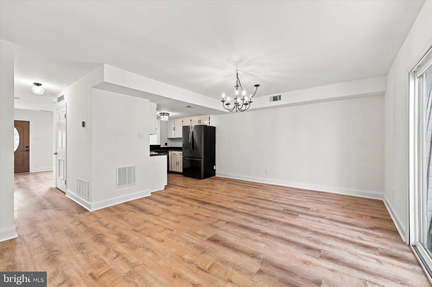 14 Kingston Ter Property Photo 6