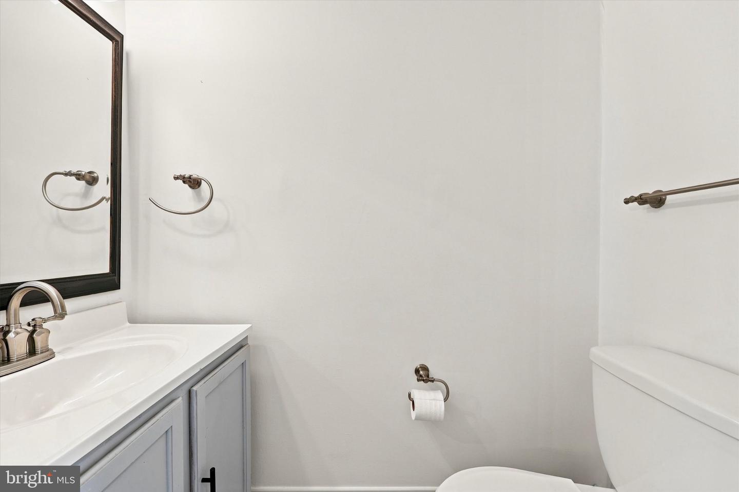 14 Kingston Ter Property Photo 7