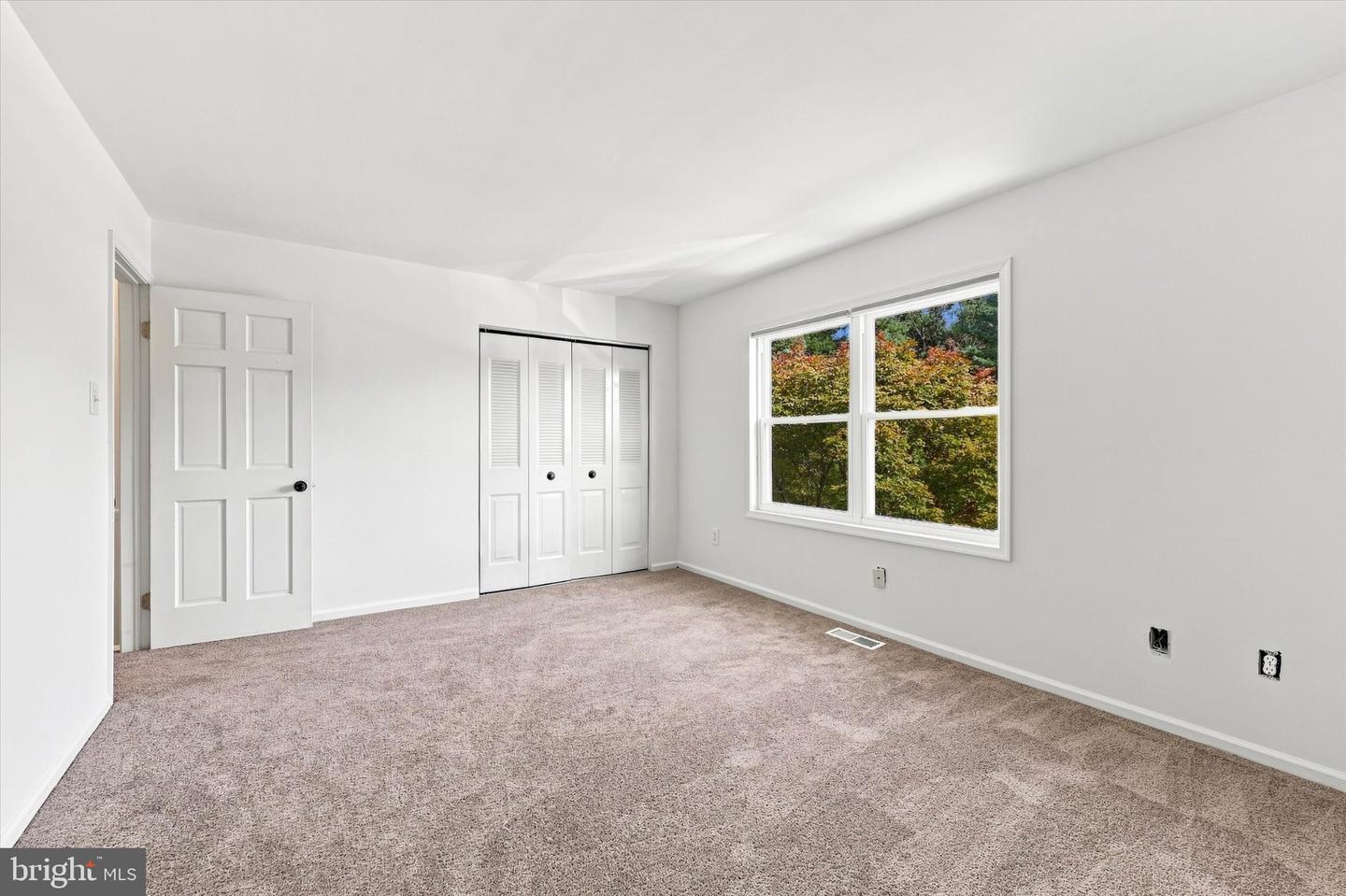 14 Kingston Ter Property Photo 12
