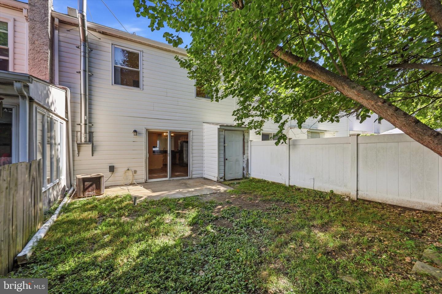 14 Kingston Ter Property Photo 15