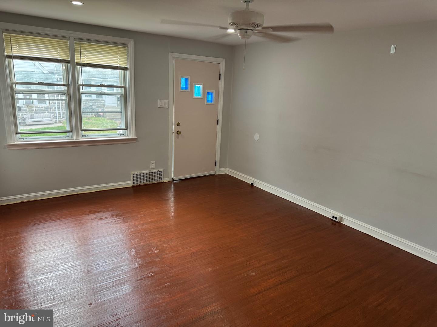 7823 Westview Ave Property Photo 5