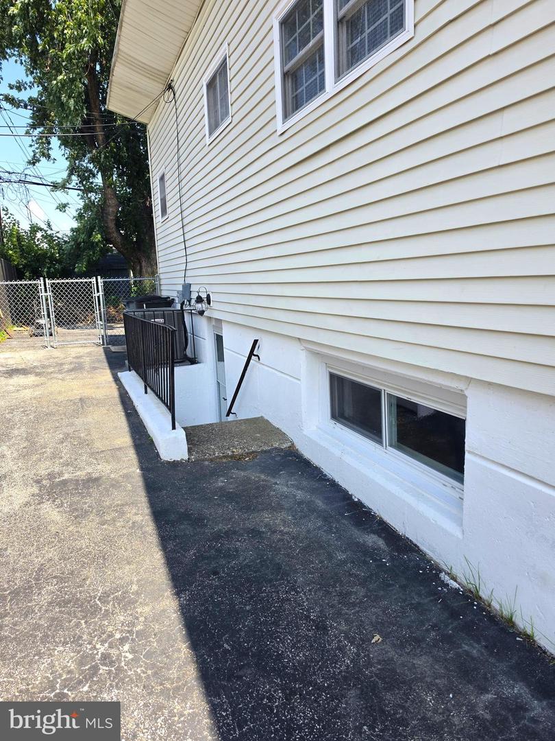 208 Hoffman Rd Property Photo 5