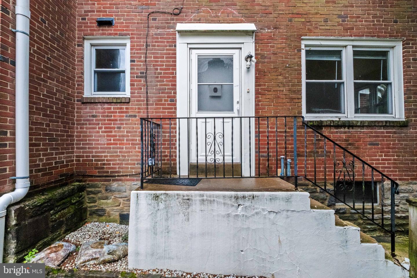 711 Morgan Ave Property Photo 37