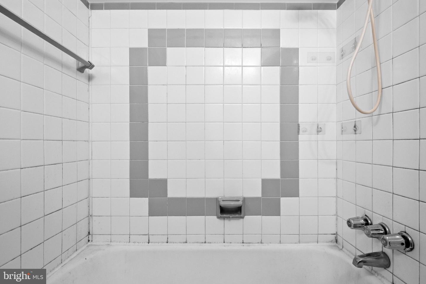 711 Morgan Ave Property Photo 51