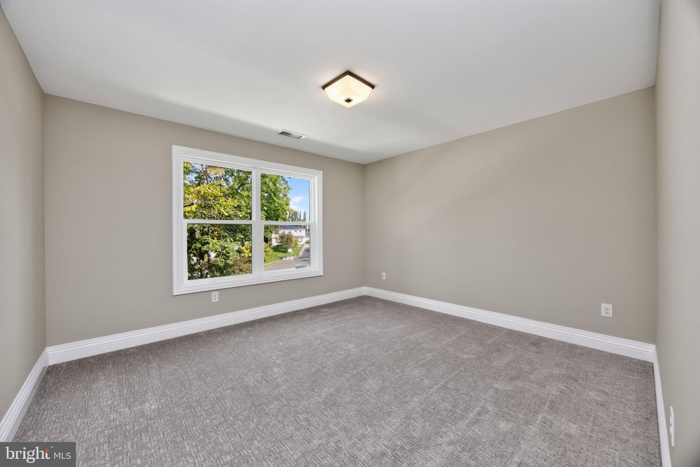 119 Bella Dr Property Photo 34