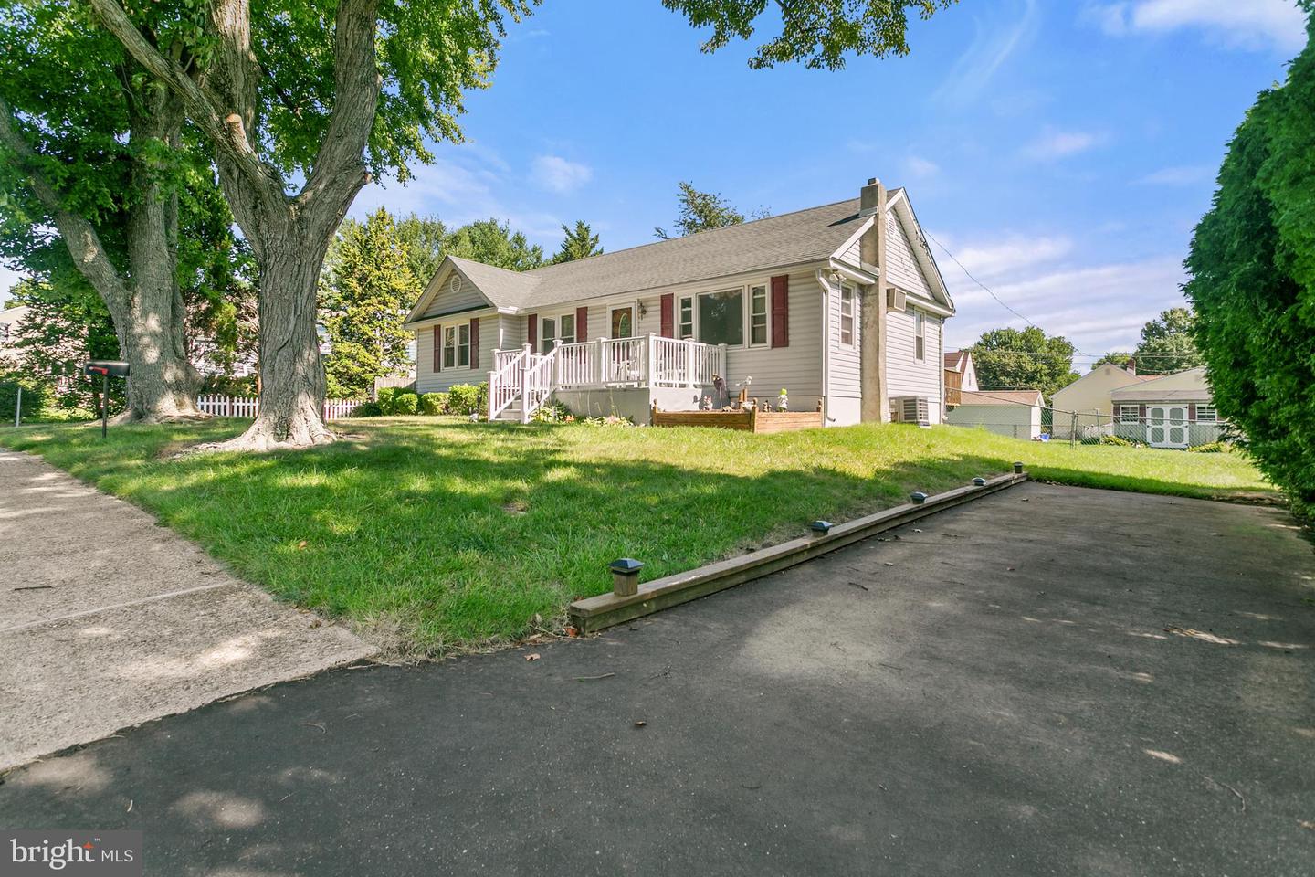 7 Pierce Rd Property Photo 2