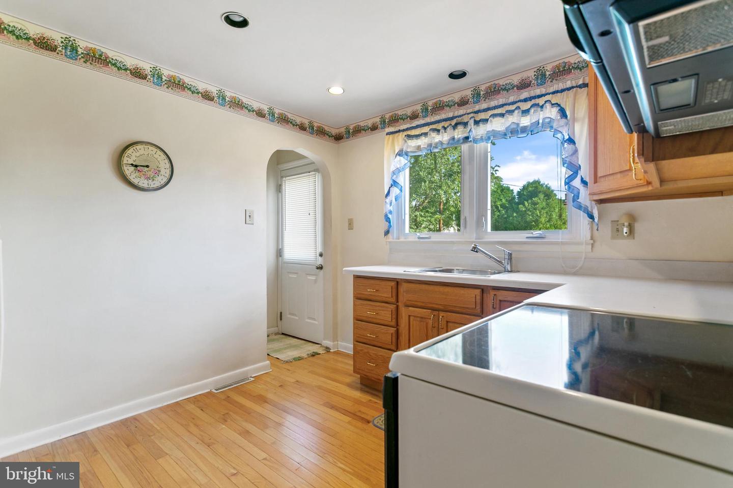 7 Pierce Rd Property Photo 8