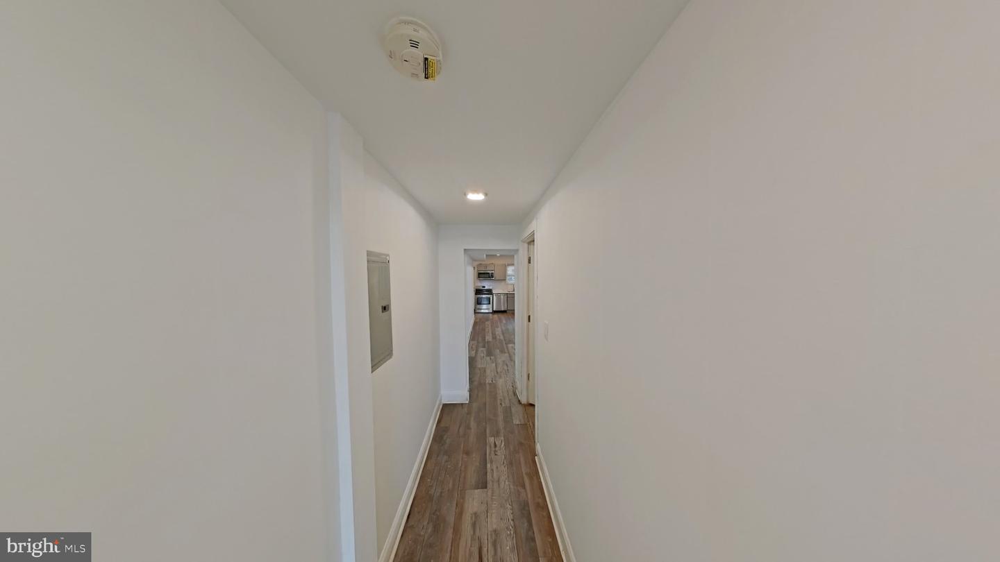 610 E 9th St #1 Property Photo 5