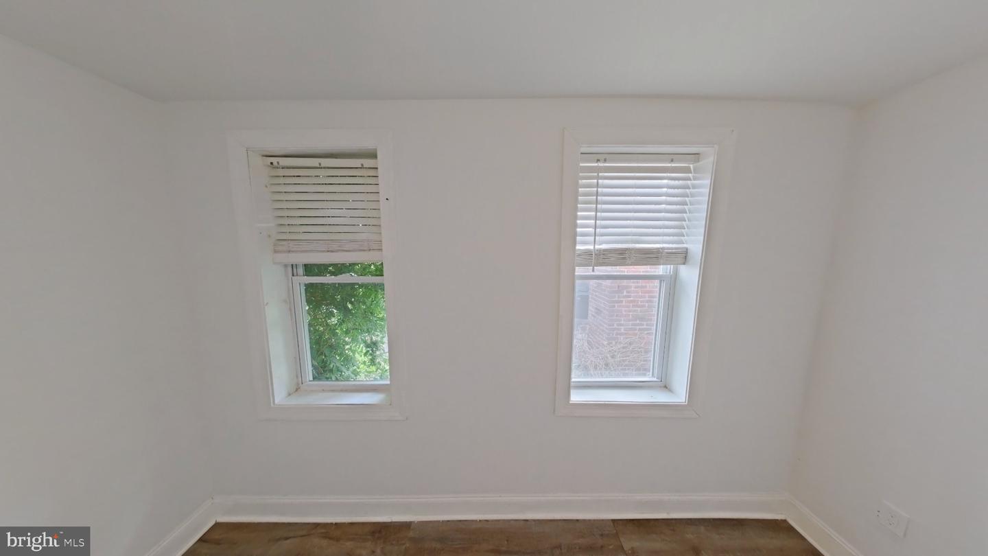 610 E 9th St #1 Property Photo 8