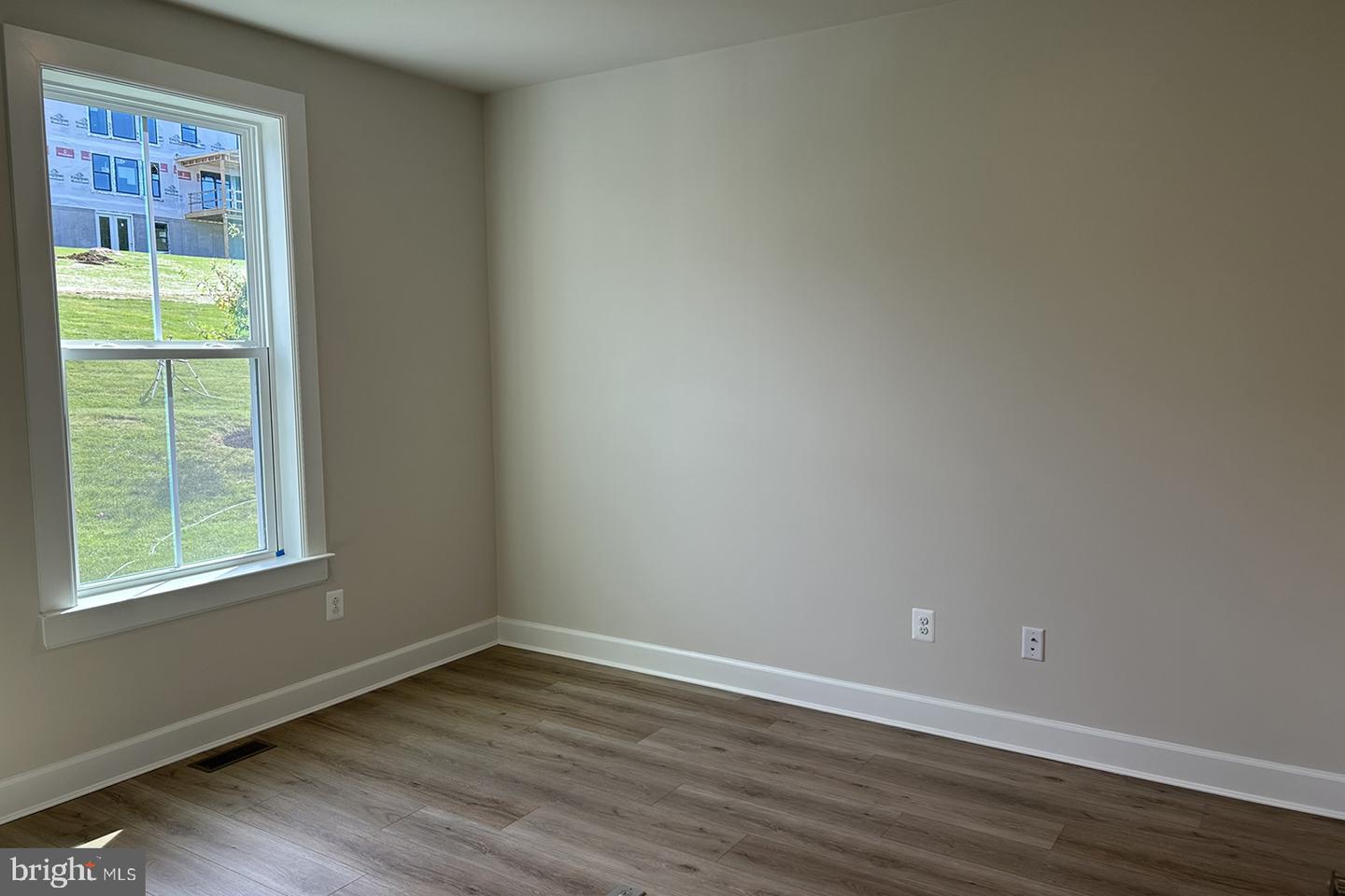 27 James Cloud Property Photo 8