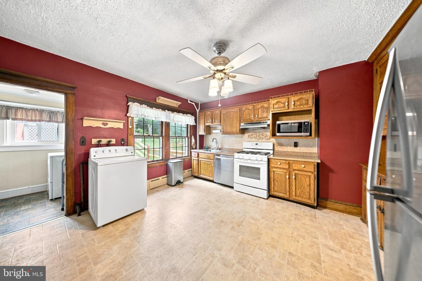 293 Glen Riddle Rd Property Photo 4