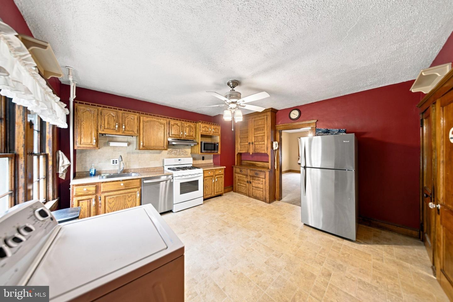 293 Glen Riddle Rd Property Photo 6