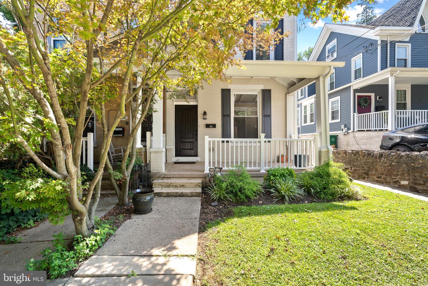 104 E Jefferson St Property Photo 4