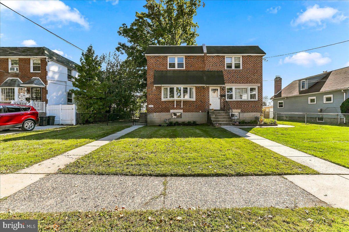 1122 Walnut St Property Photo 2