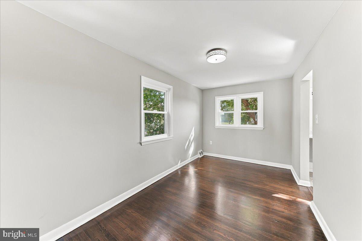 1122 Walnut St Property Photo 7