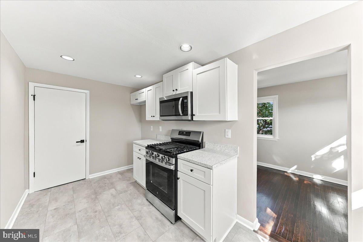 1122 Walnut St Property Photo 13