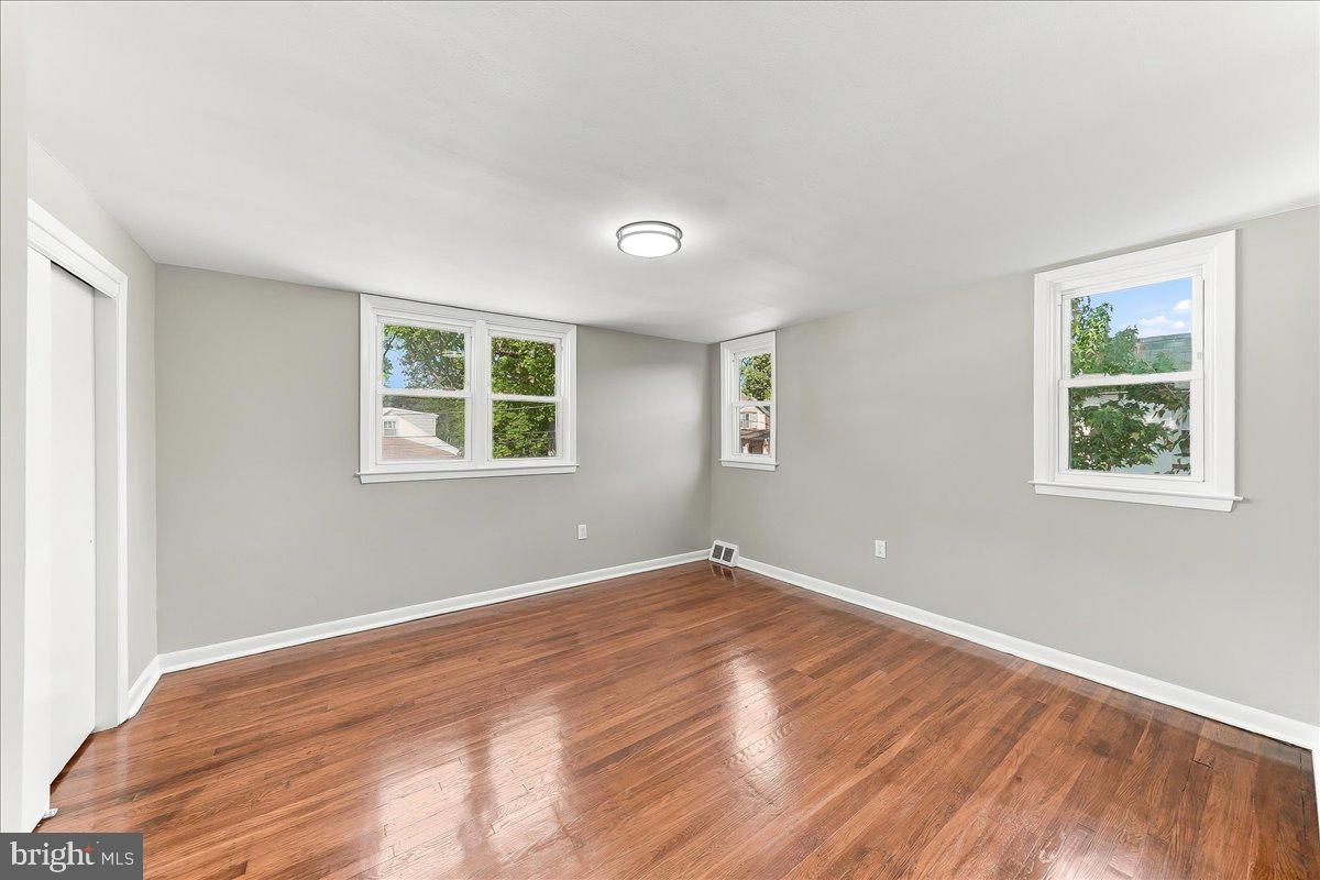 1122 Walnut St Property Photo 15